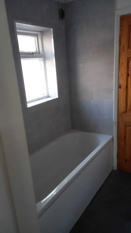 Lovely and Bright 2 bed House