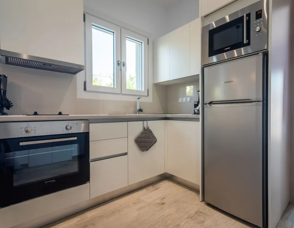 White Rock Milos Suites