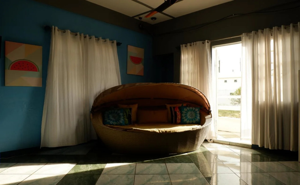 Country Living Hostel - Tagaytay Center