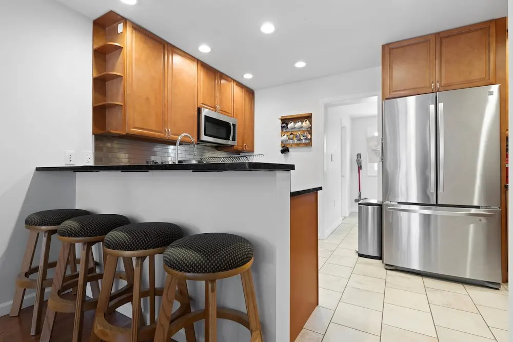 Entire 2-br Townhome Mins From Del Ray Old Town