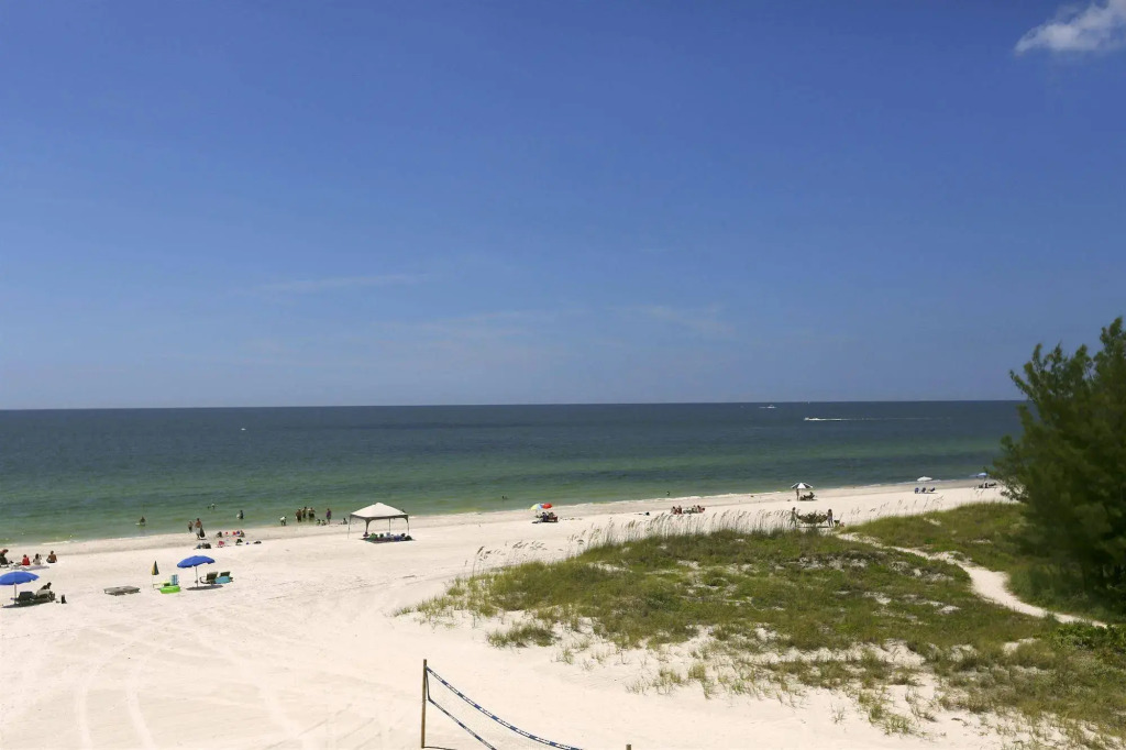 Barefoot Beach Club