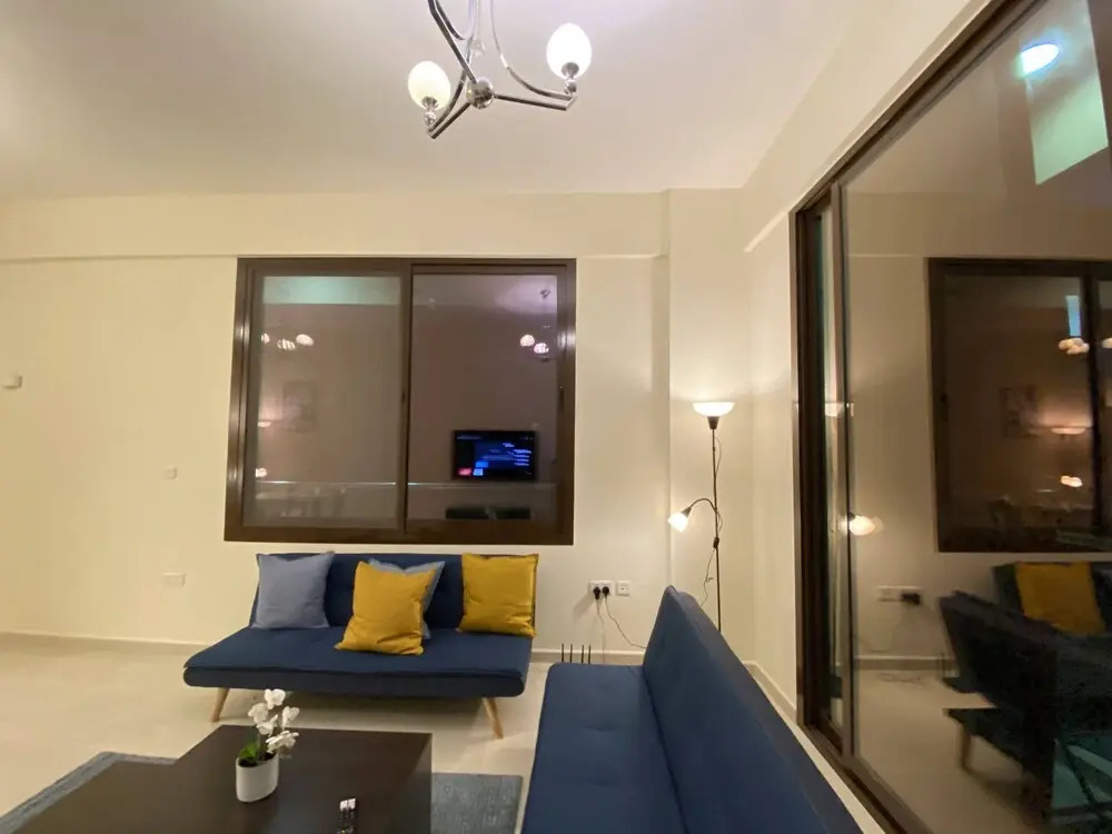 Lux BnB 1BD JVC