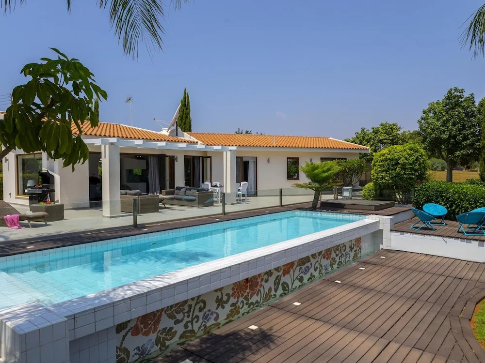 Oscar Domain Villa