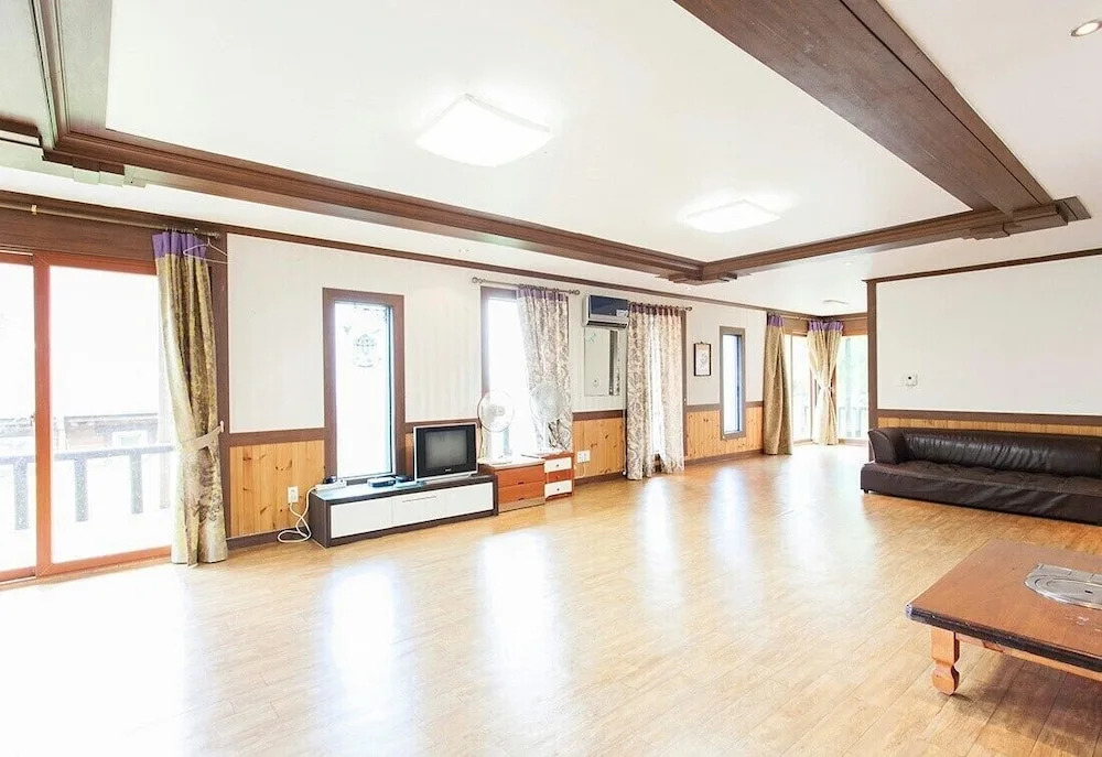 Hoengseong Ceongtaesan Healing Pension