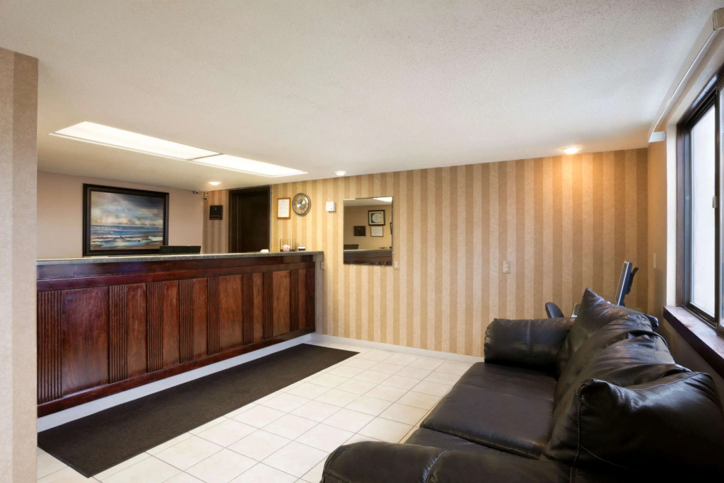 Super 8 by Wyndham Eau Claire WI