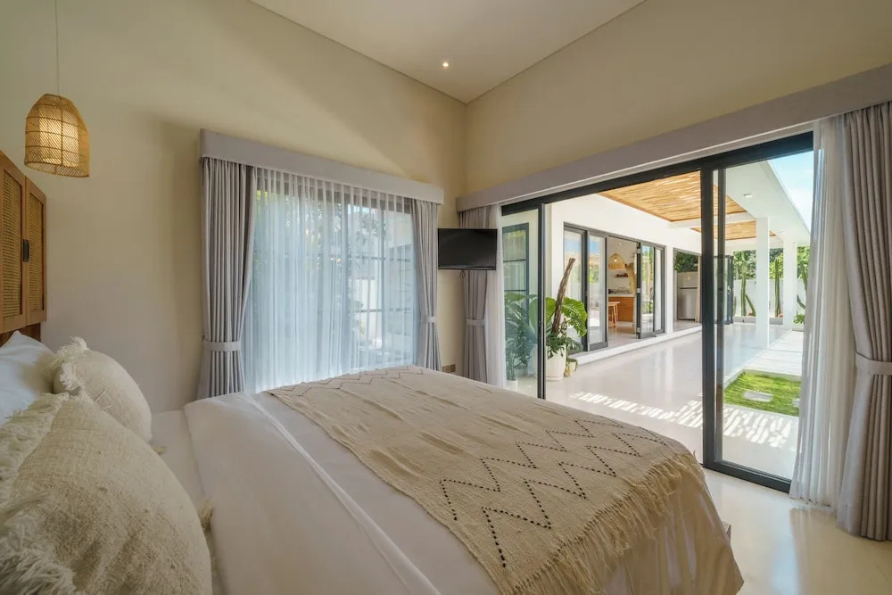 Villa Air - Brand New Stylish 2BR Villa in Pererenan
