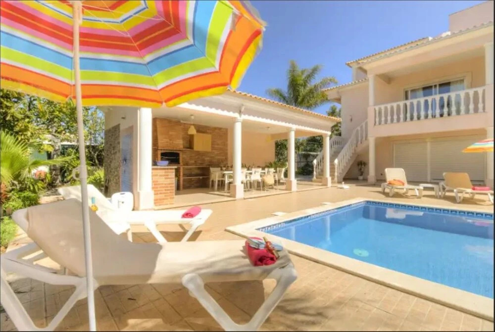 Villa - 5 Bedrooms with Pool - 107747