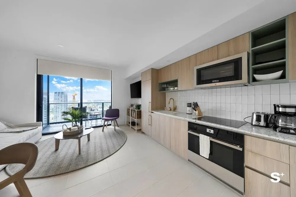 Elegant DTW Living 1BR with City Views