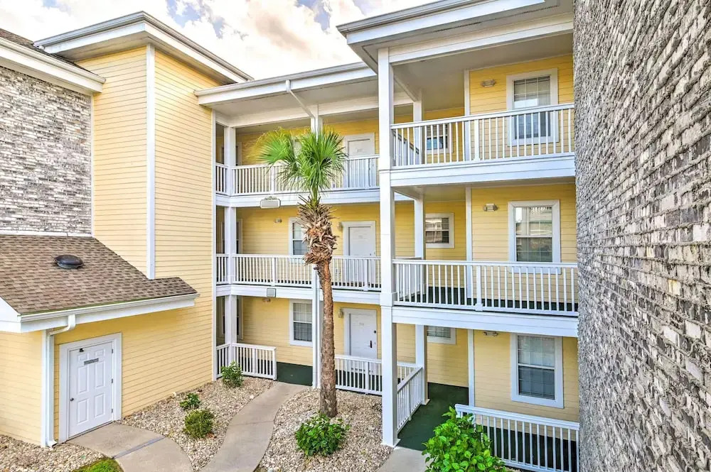 Colorful Myrtle Beach Golf Club Condo w/ Pool