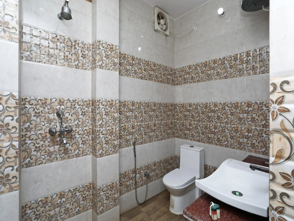 OYO 19379 Hotel Sai Palace