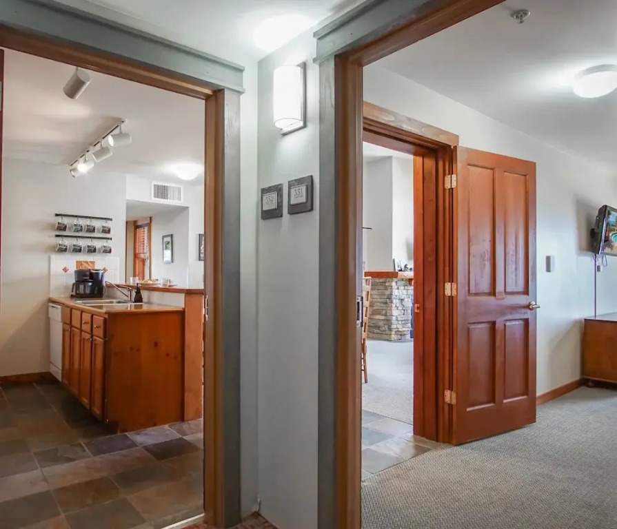 Ski in/ Ski Out! Rimfire 351/352 Spacious and Cozy 2