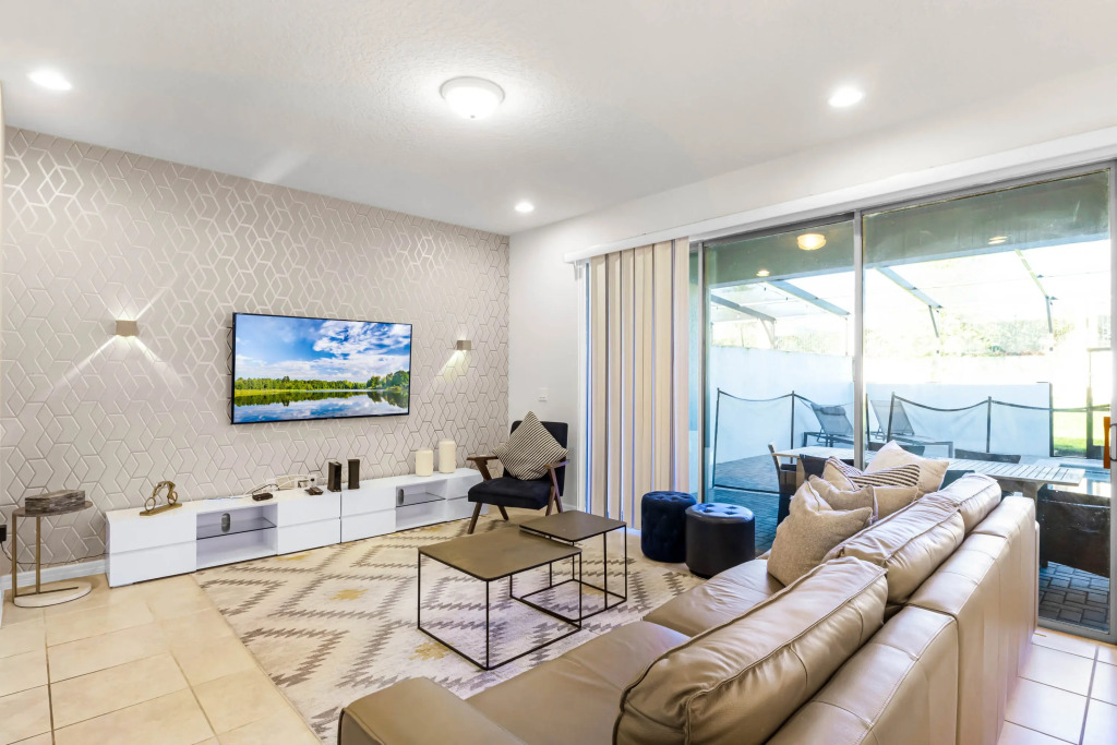 2422DUBAI, Kissimmee, US
