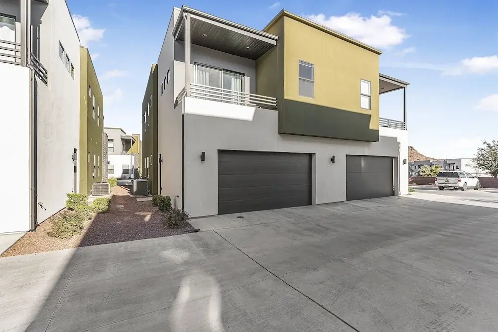 Villa #25 At Bloomington Country Club - Villa Vibes 4 Bedroom Townhouse