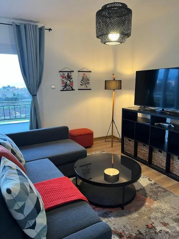 McKenzi Gold 2 bedrooms