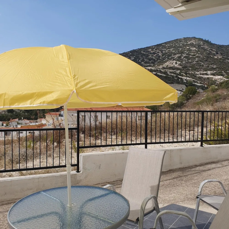 Studio/scenic Views/pool/air Con/near Attractions