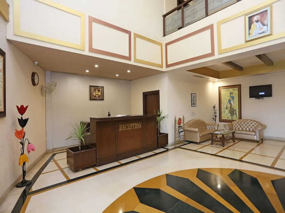 OYO 16565 Karnal Haveli