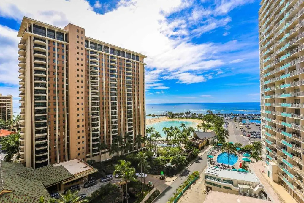 Ilikai 1118 - Studio Condo