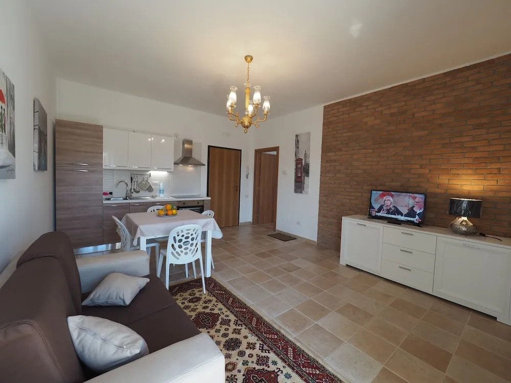 The Supercentral House