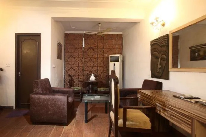 OYO 358 Hotel Golden Leaf