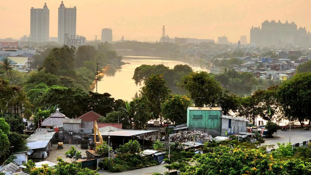 3BRs Penthouse View near JIEXPO Kemayoran Free Netflix & Amazone Prime Video