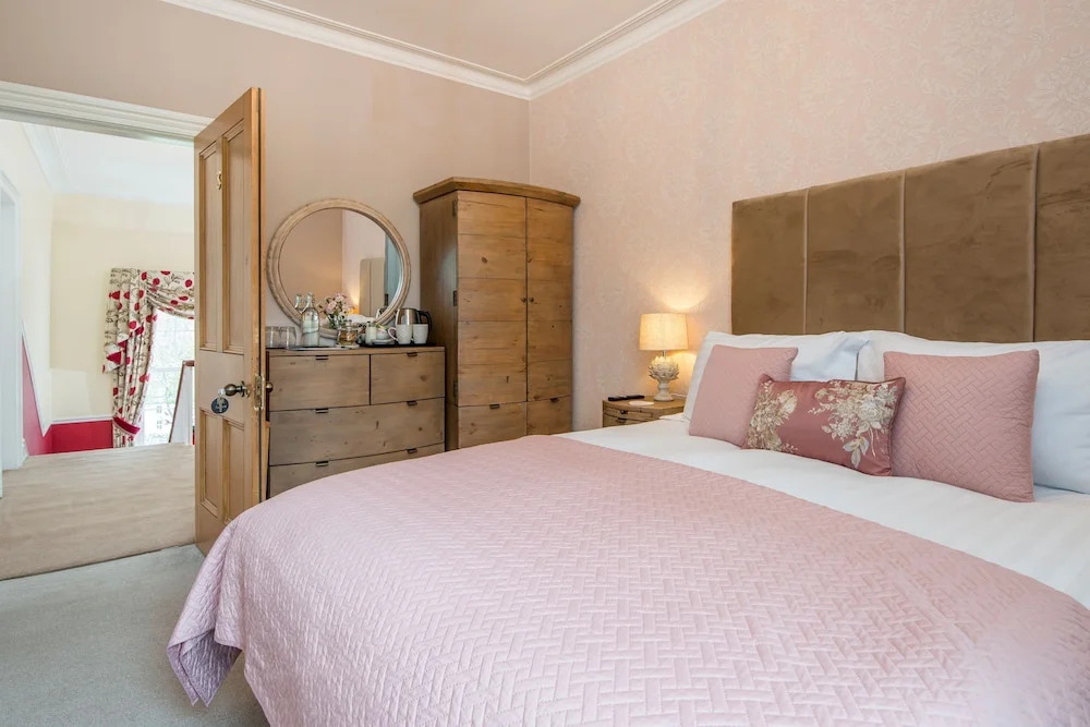 Llys Aeron Guest House