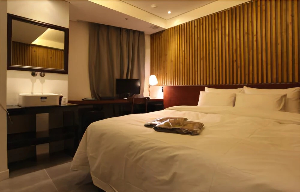 Christie Hotel 크리스티 호텔
