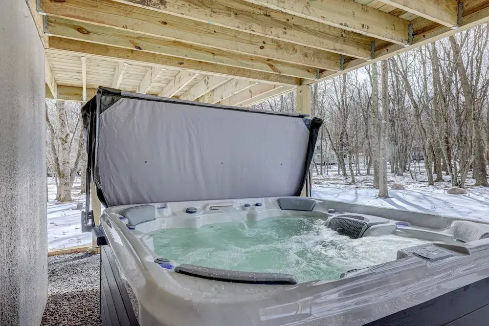 Top Notch Lodge by Avantstay Hot Tub, Game Room, Community Pool, Deck