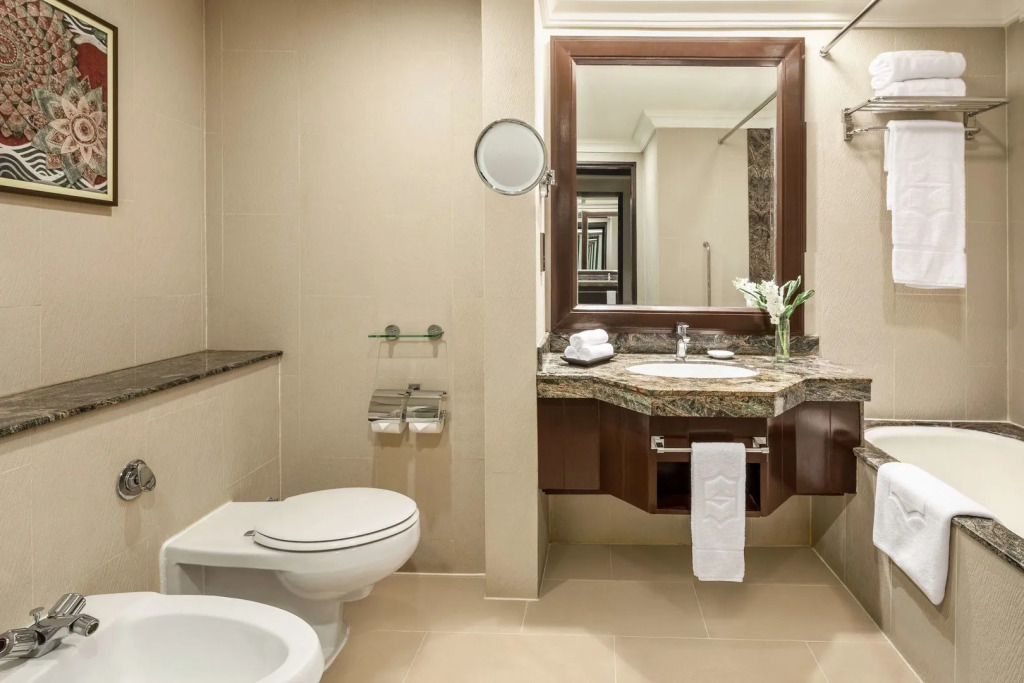 Sule Shangri-La, Yangon