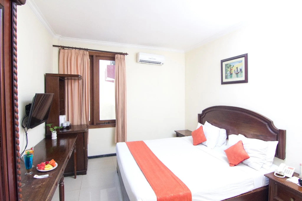 Tuwuh Hotel at Kayutangan
