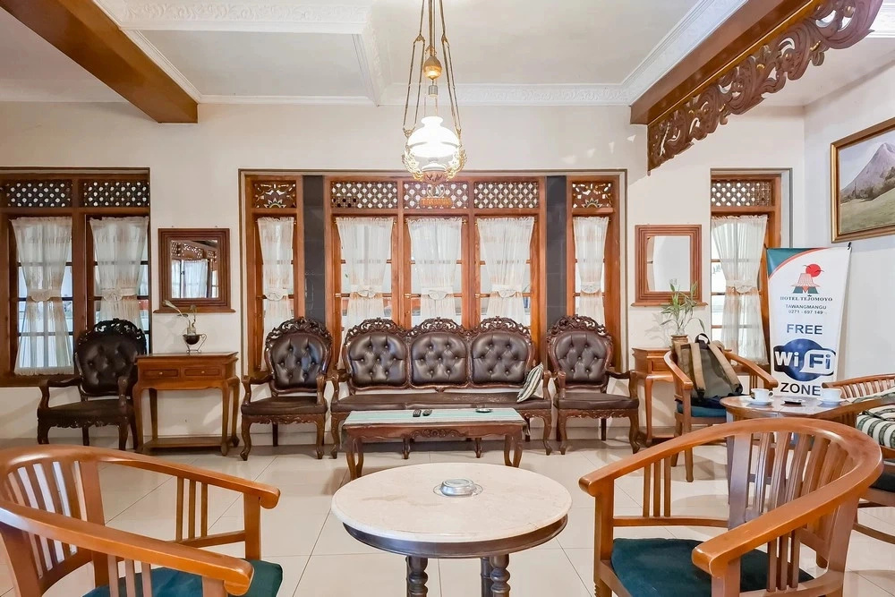 RedDoorz Hotel Tejomoyo Near Bukit Sekipan Tawangmangu