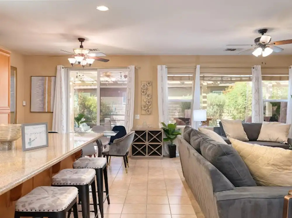 Stunning 4-bed House in Indio in Golf Course Commu