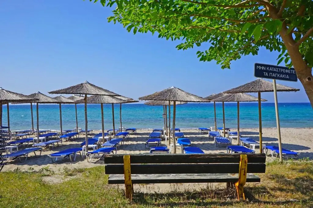 Villa Fofo - Beautiful Sea Front Villa with 650m2 garden
