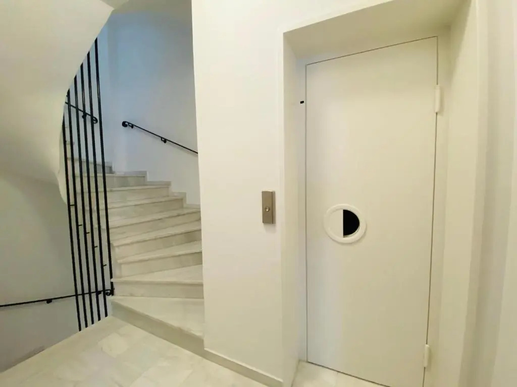 Syntagma Square: Amazing Cozy Studio - Whale