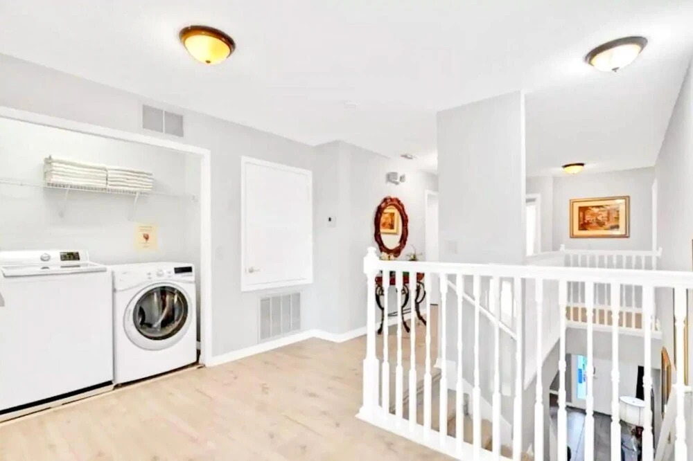 7BR Family Home - w Pool Hot tub - Near Disney