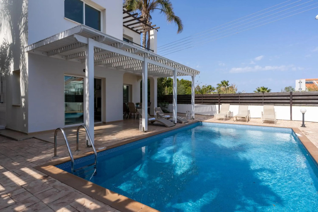 Casa Yasmina-3-Bedroom Villa in Protaras