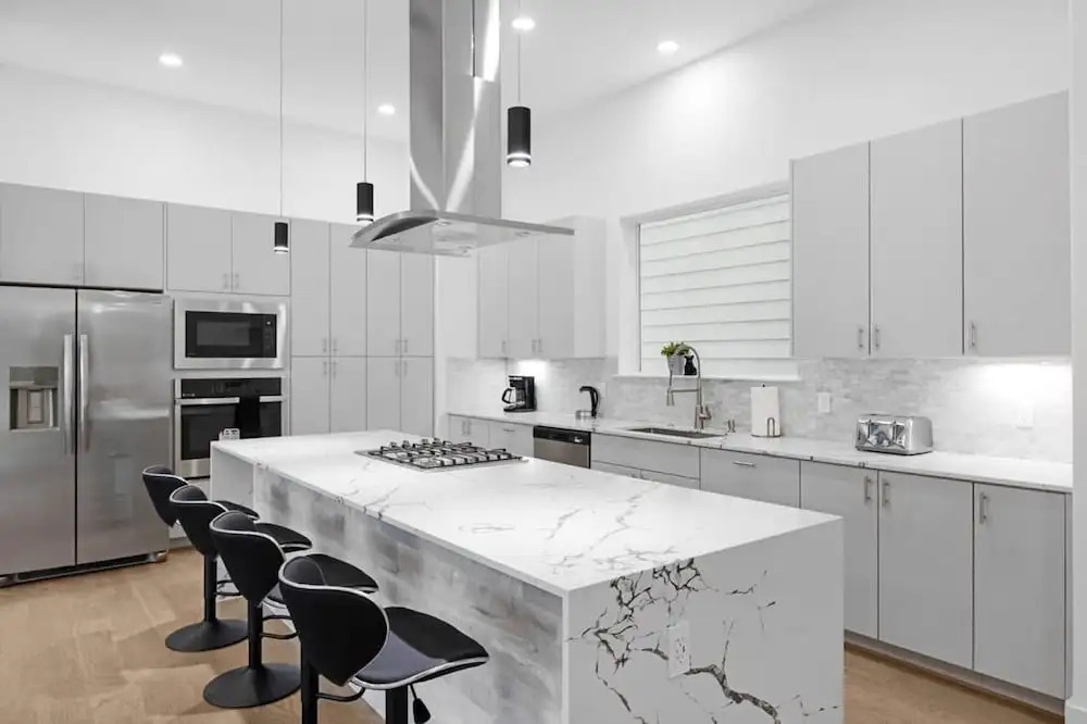 Perfect Houston Group Stay for 12 With 6 Beds 6 Baths