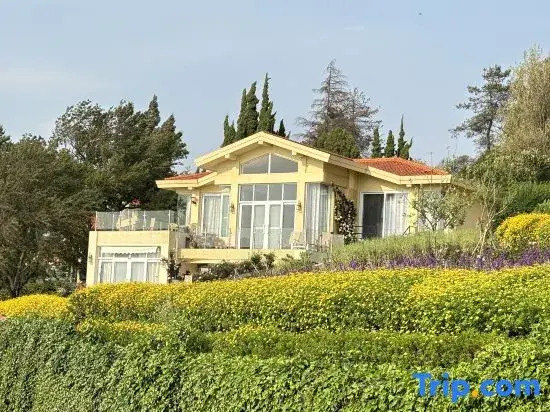 Lakeside Kafka Golf Holiday Villa