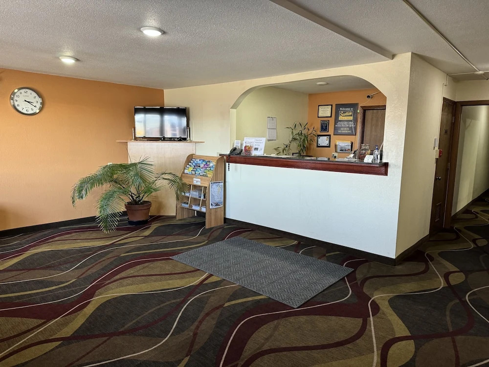Scottish Inn & Suites - Eau Claire