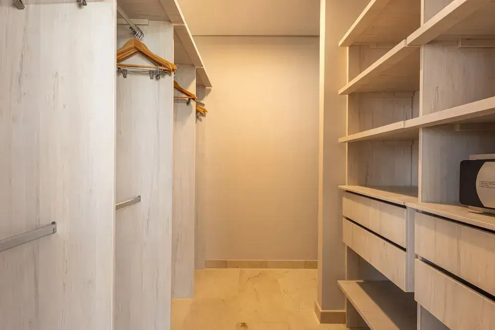 Oceanview 3BR Condo w spa gym