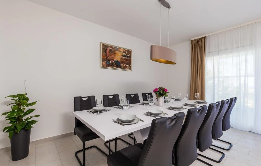 Nice Home in Mundanije With 4 Bedrooms, Wifi and Outdoor Swimming Pool
