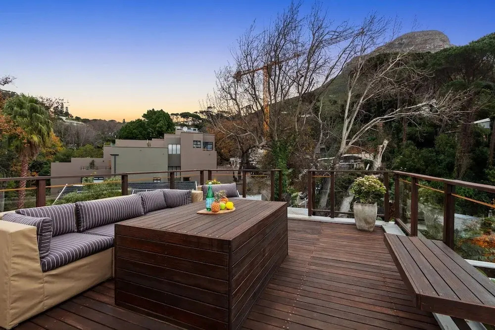 Higgo Crescent Villa