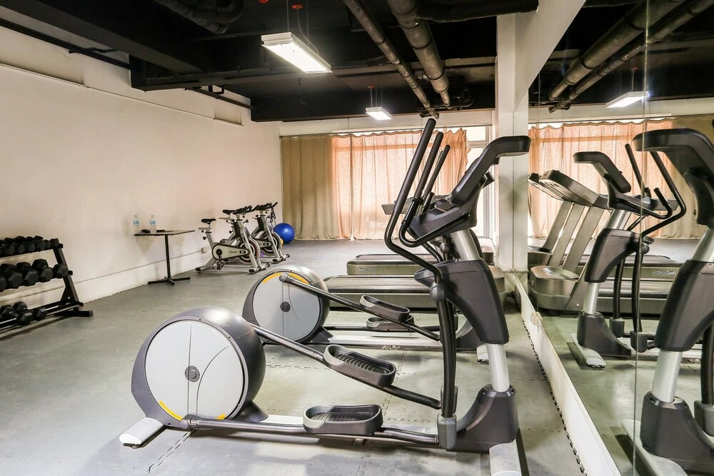 OYO 215 Sunshine City Suites