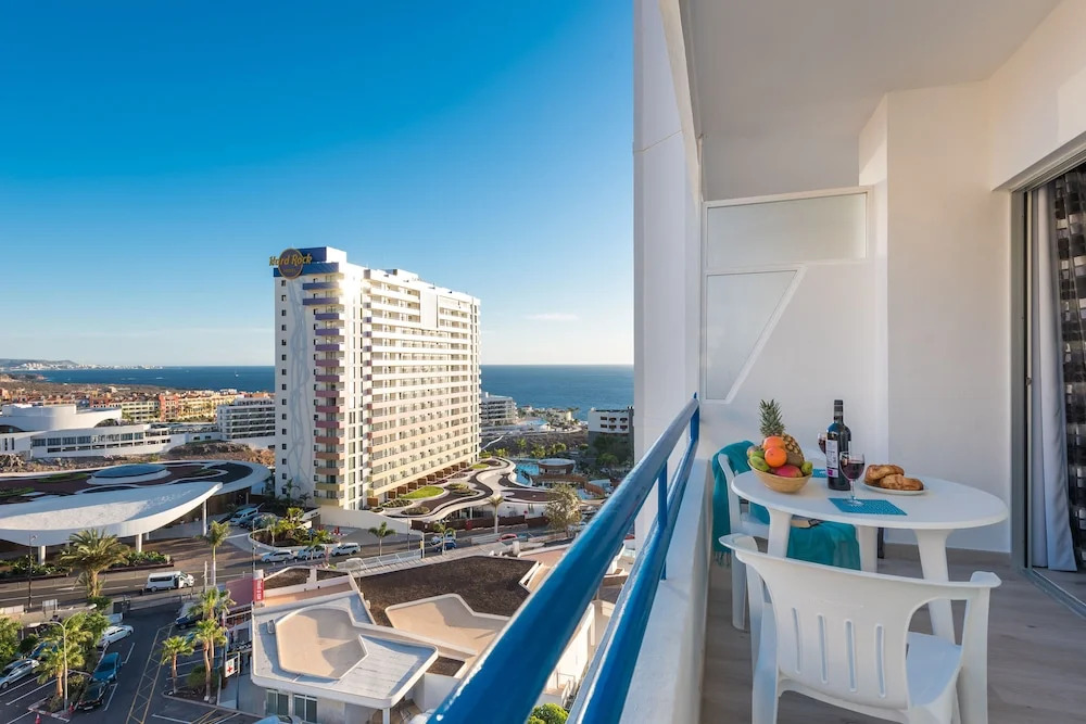 909 Panoramic Studio, Ocean View