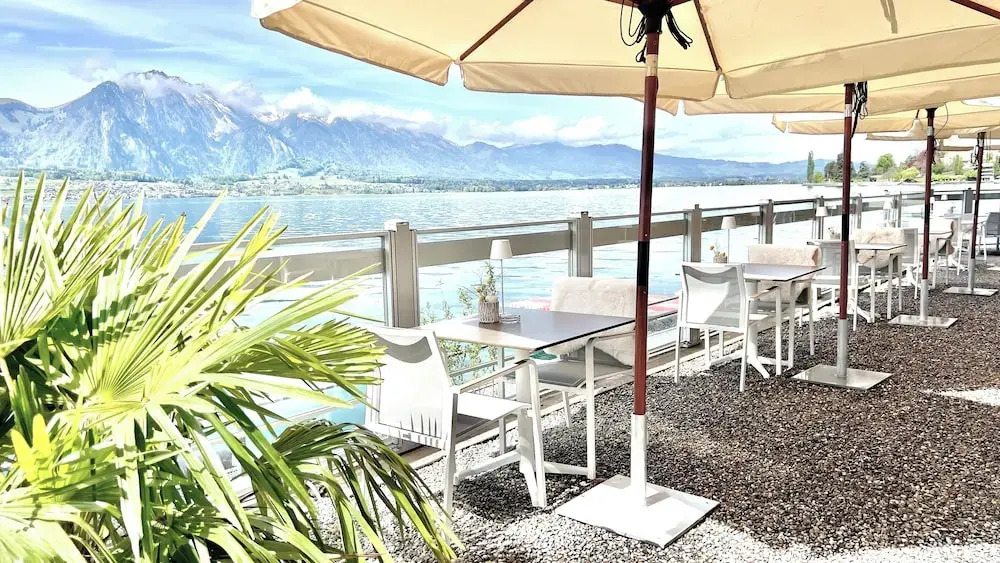 Boutique Hotel & Restaurant Niesenblick - Lakefront rooms with balcony on Lake Thun - SELF CHECK IN & digitale Reception