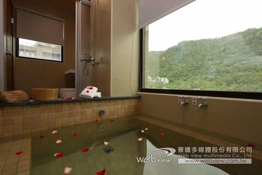 Ruo Shui Hotspring Hotel