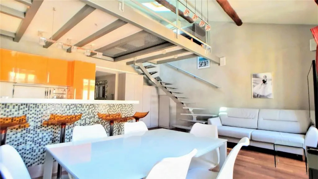 Appart'hôtel Luxe Vieil Antibes 75 m2 avec Parking plages à pieds