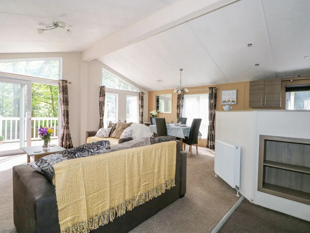 Squirrel Lodge Hazel 6