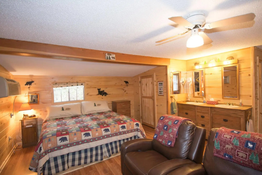 Upper Canyon Inn & Cabins