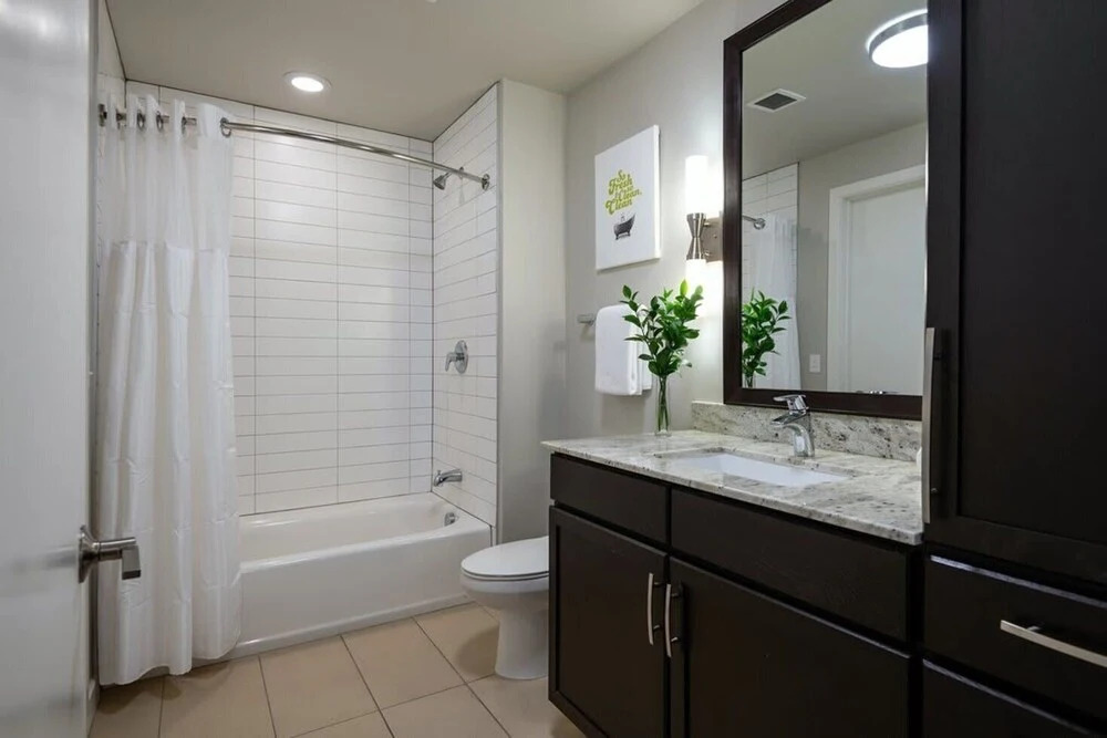 CozySuites | TWO Classy Apartments w/ SKY POOL