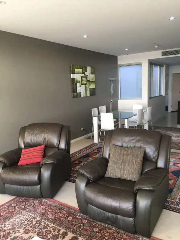 City Escape 3BD in Adelaides East End 7